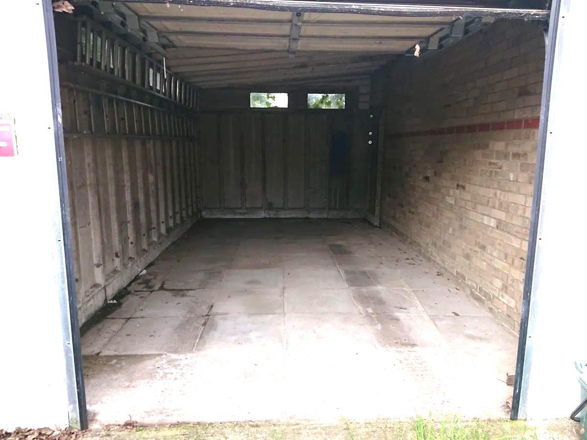 Let Agreed | Cricket Lane, Hampton Hill TW12 | £3,900 per annum